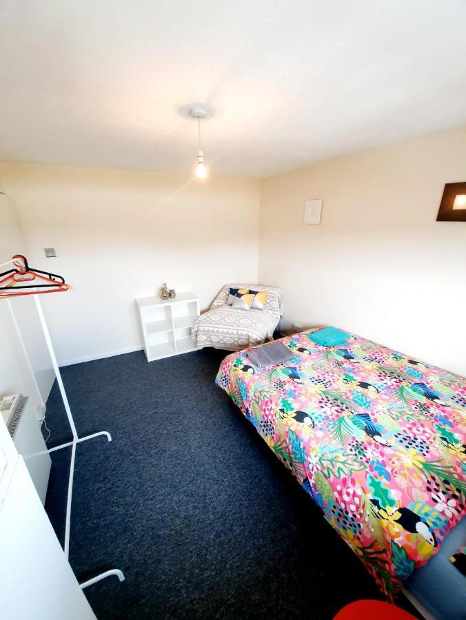 Rayleigh Town Centre 3 Bedroom Apartment Exterior photo
